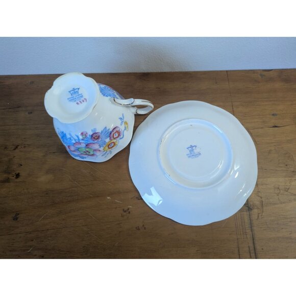 Royal Albert Bone China Tea Cup Saucer England Floral Pattern Vintage - Picture 4 of 16